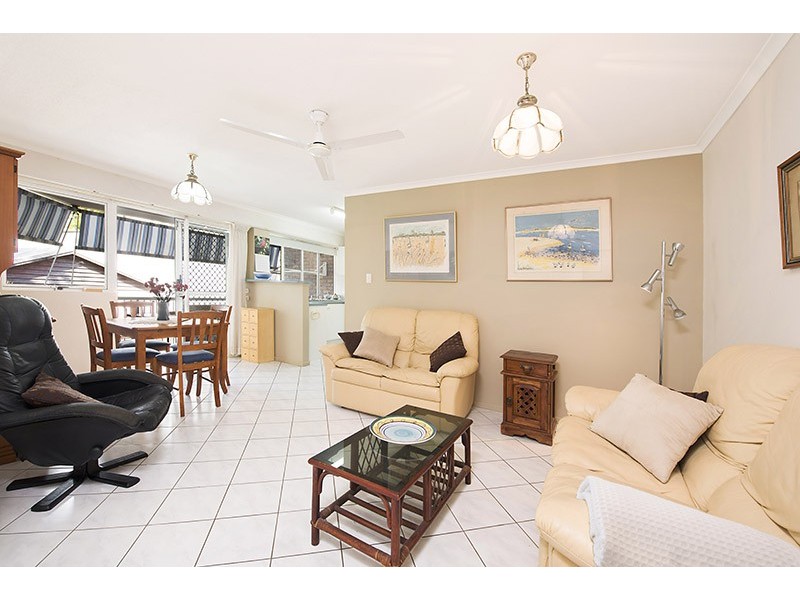 Unit 2 ‘Beaumonde’ 6 Muraban Street, Mooloolaba QLD 4557