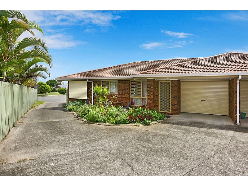 Unit 1/2 Bakali Court, Warana QLD 4575
