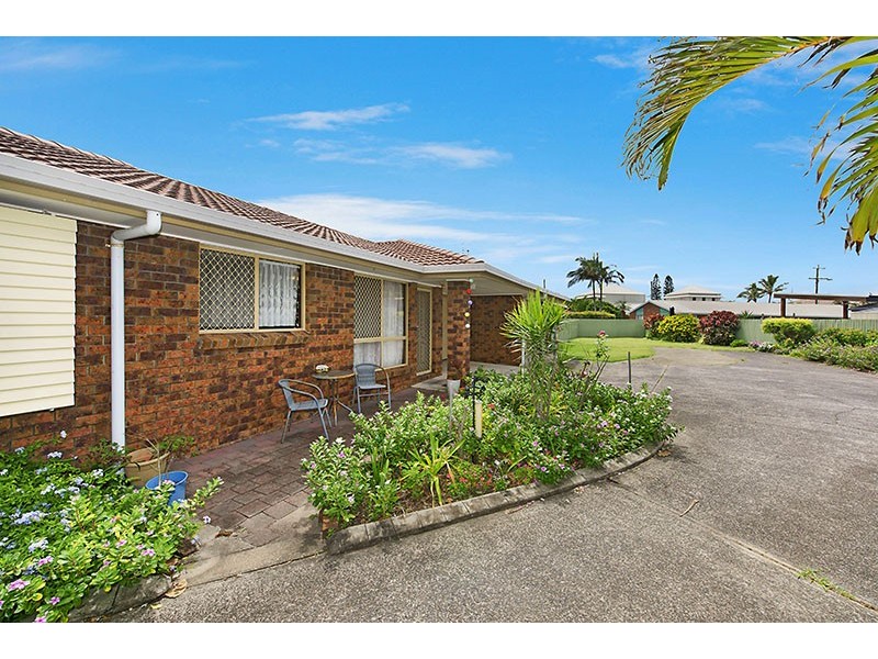 Unit 1/2 Bakali Court, Warana QLD 4575