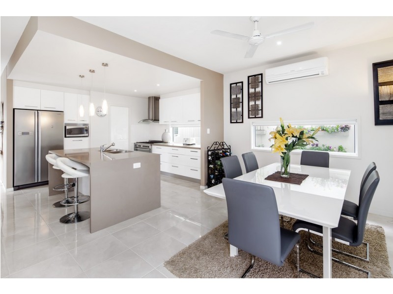 7 Swivel Court, Birtinya QLD 4575