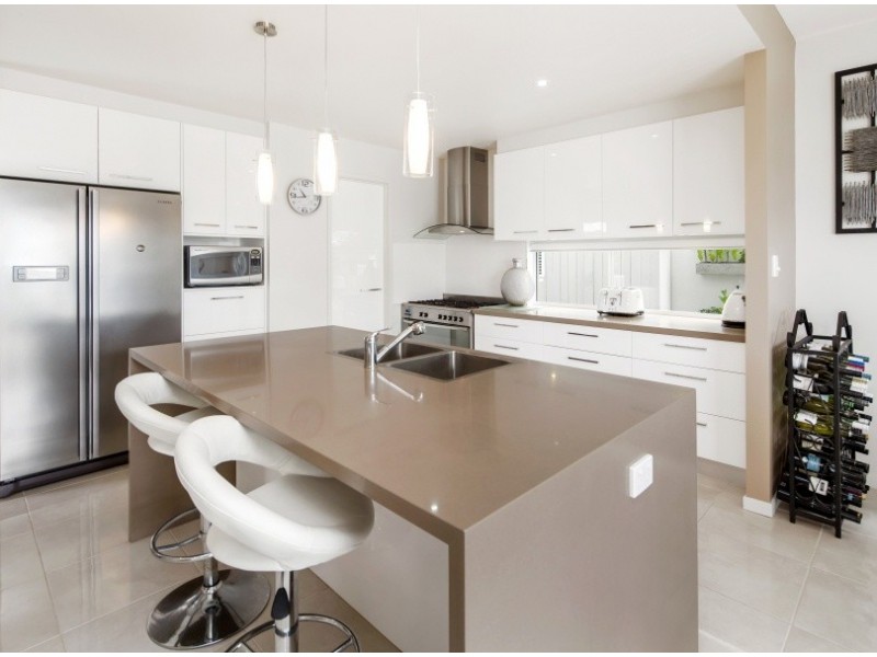 7 Swivel Court, Birtinya QLD 4575