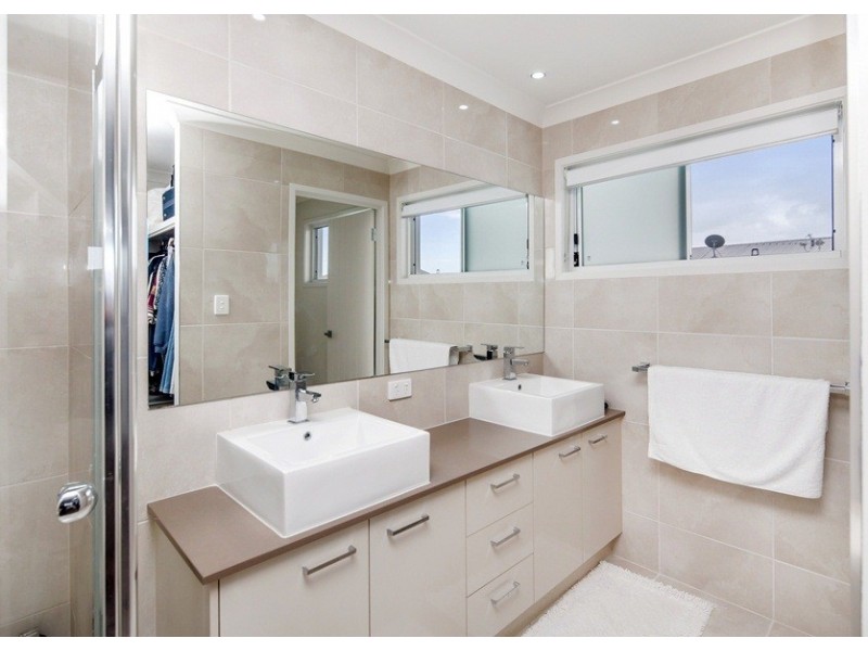 7 Swivel Court, Birtinya QLD 4575