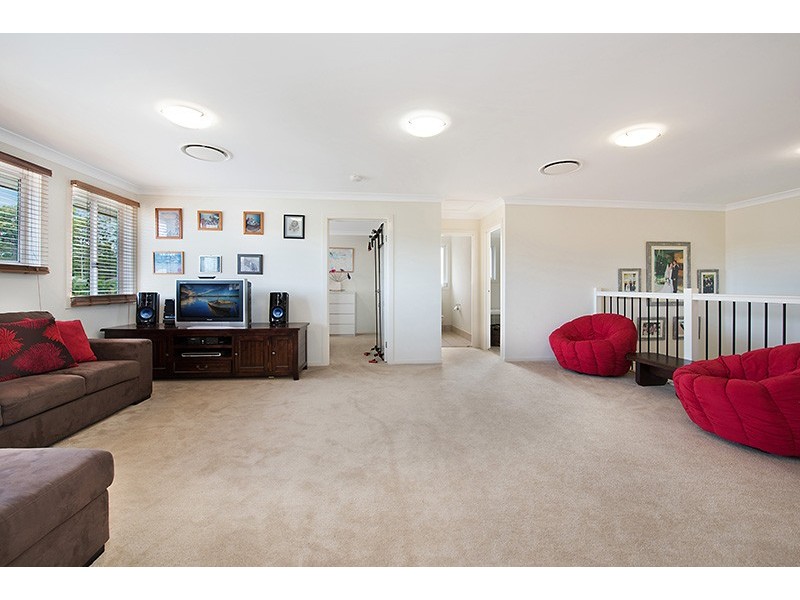 15 Hillview Crescent, Little Mountain QLD 4551
