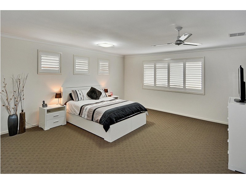 9 Cumberland Cresent, Meridan Plains QLD 4551