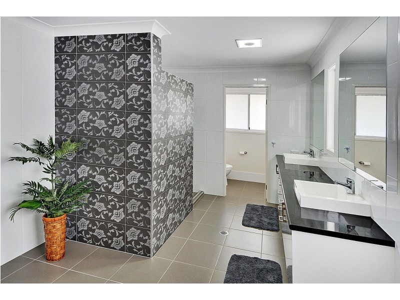 9 Cumberland Cresent, Meridan Plains QLD 4551