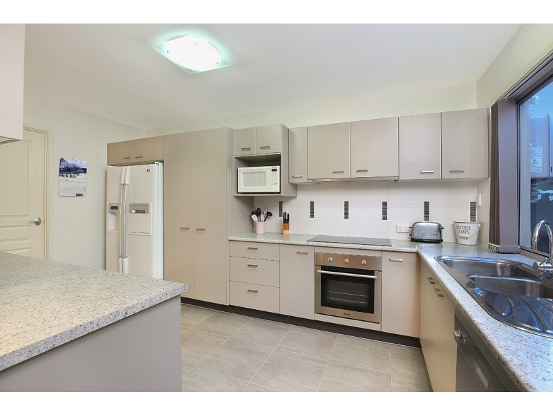 14 Cuba Court, Kawana Island QLD 4575