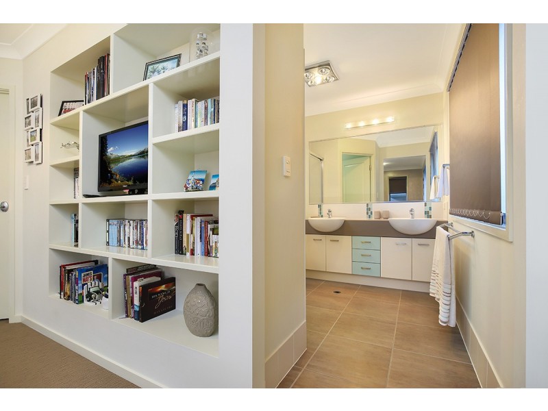 14 Cuba Court, Kawana Island QLD 4575