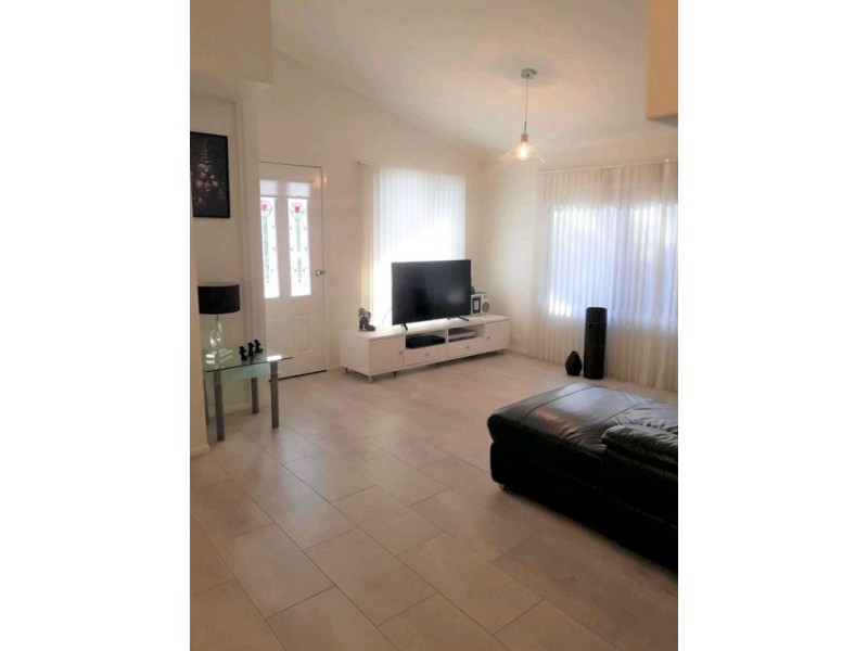 Villa 7/96 Caloundra Road, Little Mountain QLD 4551