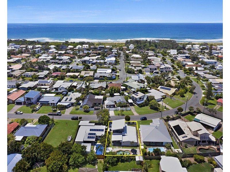 68 Lapoinya Crescent, Warana QLD 4575