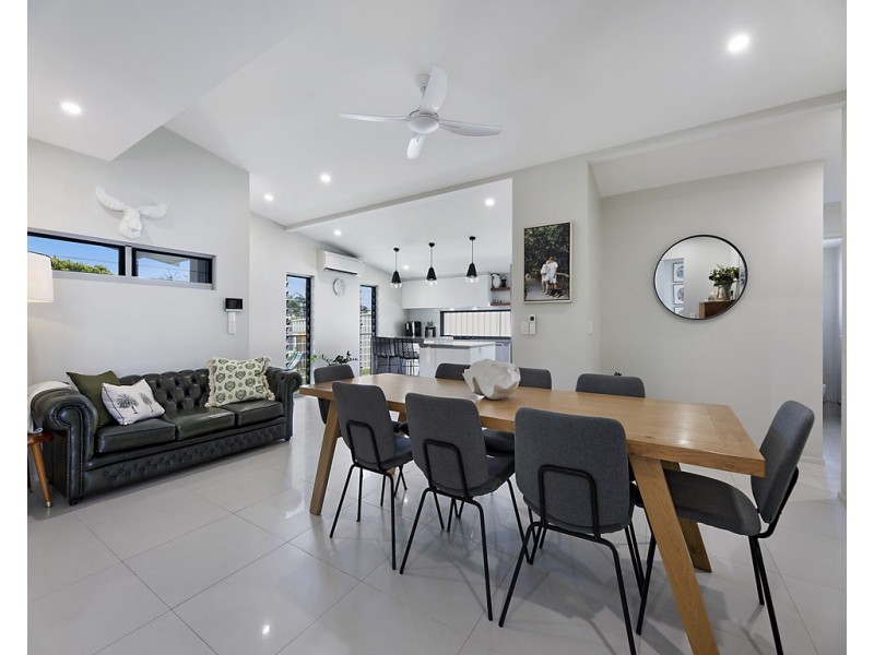 68 Lapoinya Crescent, Warana QLD 4575