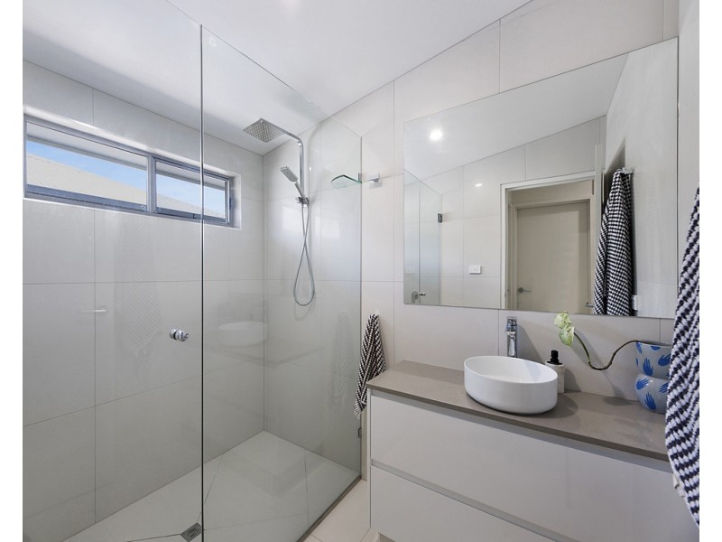 68 Lapoinya Crescent, Warana QLD 4575