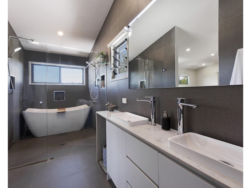 68 Lapoinya Crescent, Warana QLD 4575