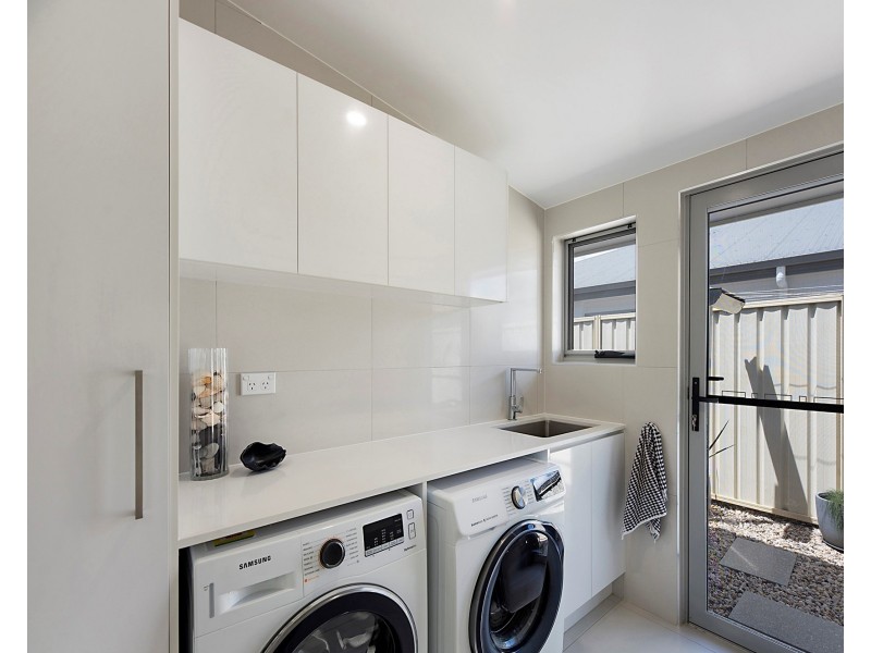 68 Lapoinya Crescent, Warana QLD 4575