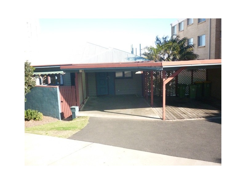 Unit 2a/6 Queen Street, Kings Beach QLD 4551