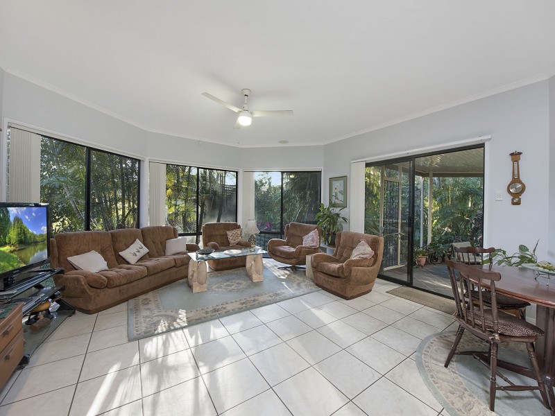 6 Earls Court, Little Mountain QLD 4551