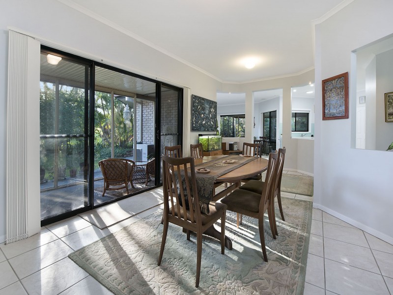 6 Earls Court, Little Mountain QLD 4551