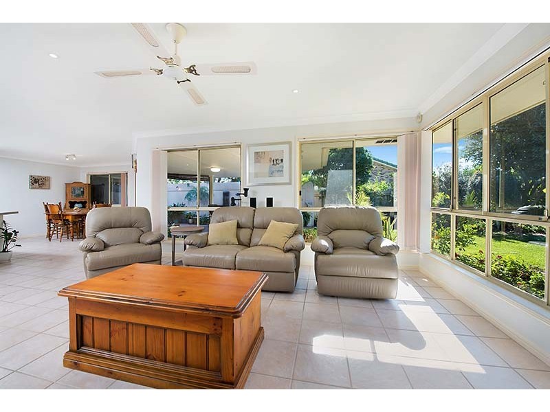 2 Pamphlet Place, Pelican Waters QLD 4551
