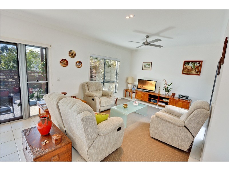 Unit 10 ‘Abbey on Westminster’ Emma Court, Golden Beach QLD 4551