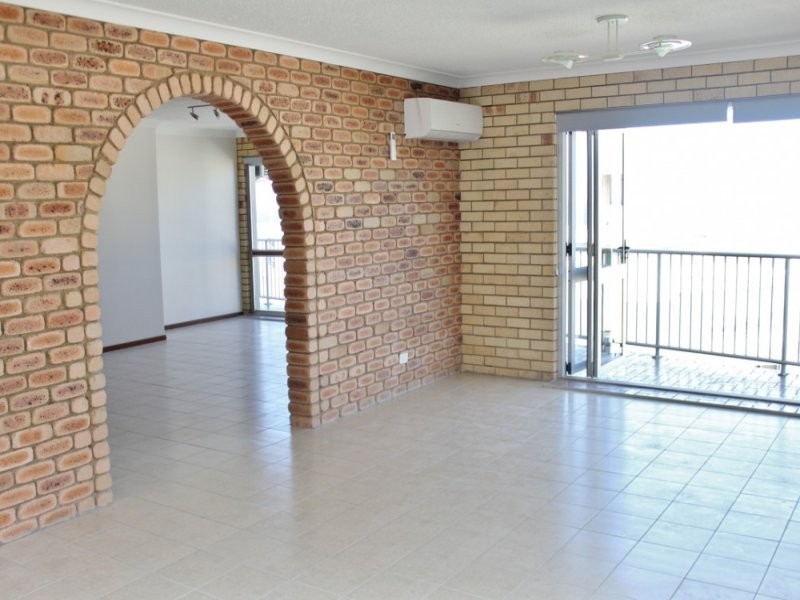 Unit 11, 7 Mahia Terrace, Kings Beach QLD 4551