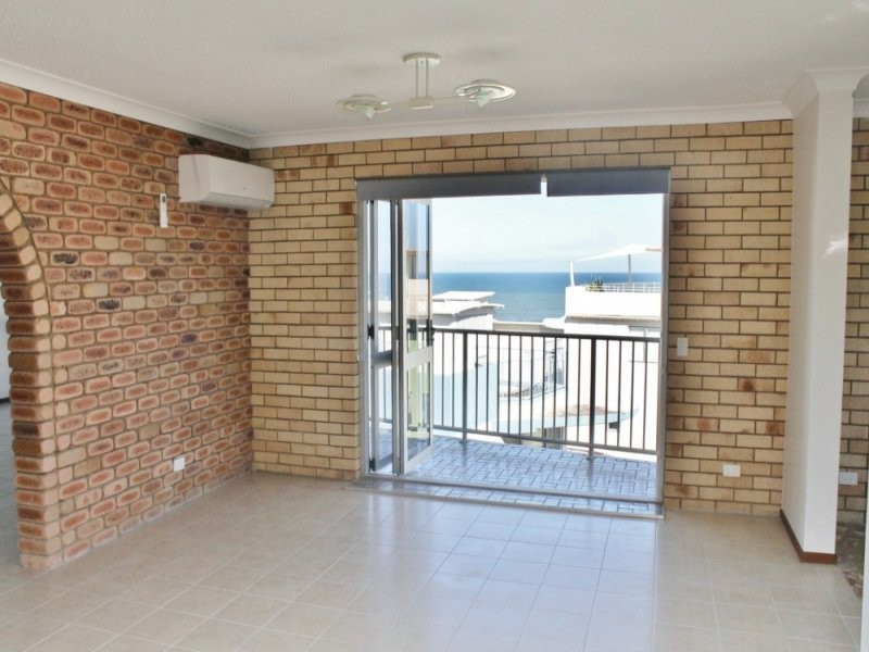 Unit 11, 7 Mahia Terrace, Kings Beach QLD 4551