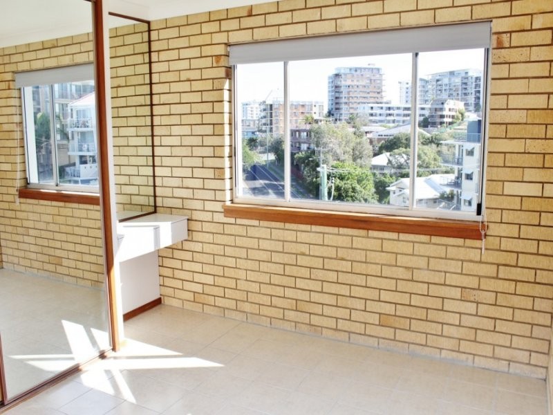 Unit 11, 7 Mahia Terrace, Kings Beach QLD 4551
