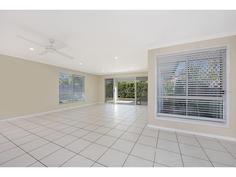 6 Lang Street, Pelican Waters QLD 4551