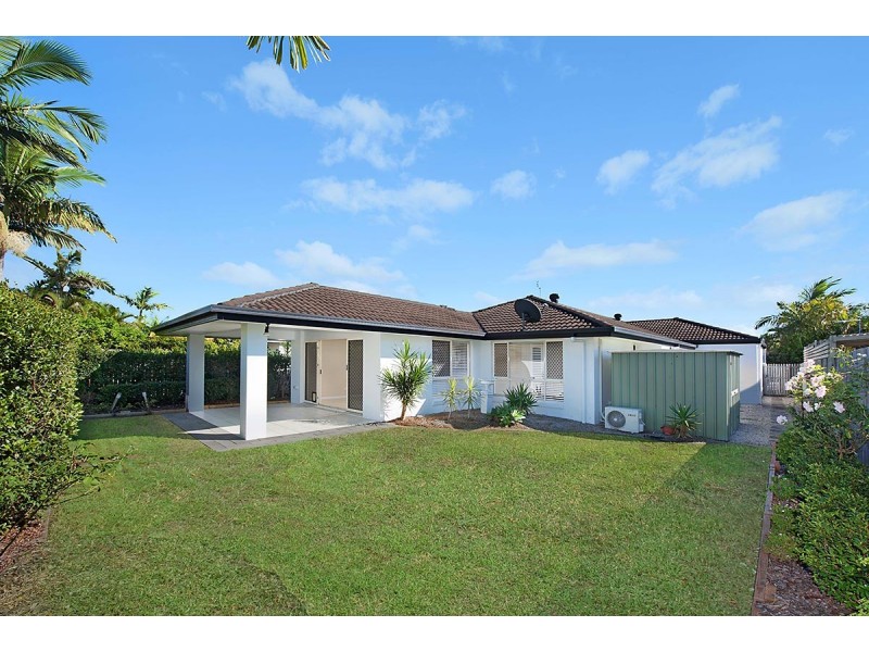 6 Lang Street, Pelican Waters QLD 4551