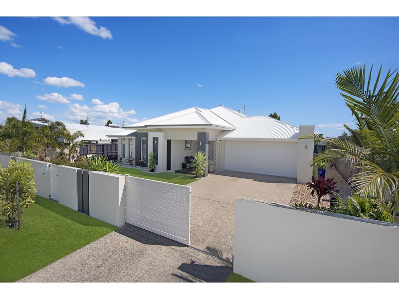 13 Airlie Crescent, Pelican Waters QLD 4551