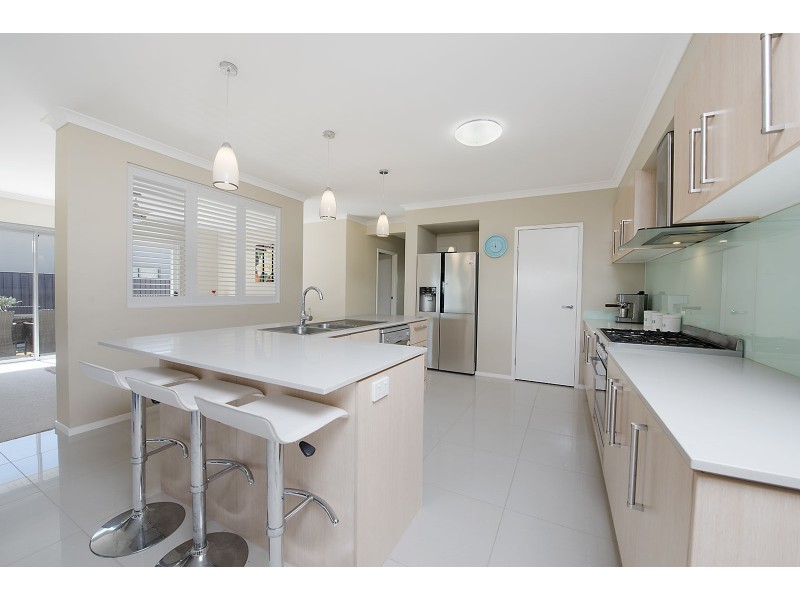 13 Airlie Crescent, Pelican Waters QLD 4551