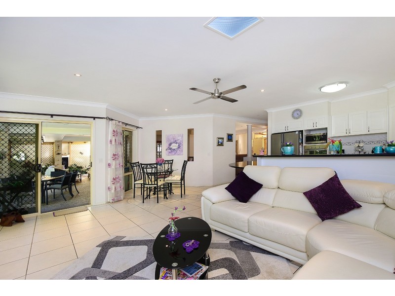 8 Carr Place, Pelican Waters QLD 4551