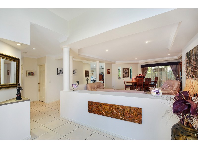 8 Carr Place, Pelican Waters QLD 4551