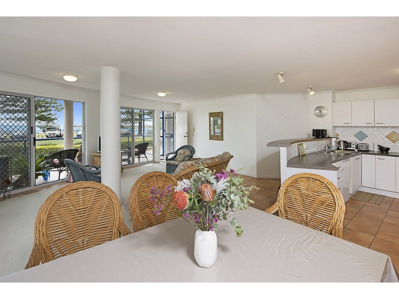 Unit 2 ‘Pisces’ 27 Landsborough Parade, Golden Beach QLD 4551
