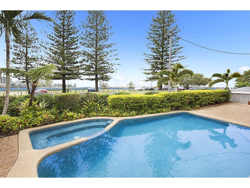 Unit 2 ‘Pisces’ 27 Landsborough Parade, Golden Beach QLD 4551