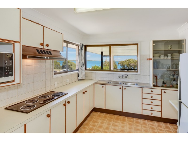 186 Golden Beach Esplanade, Golden Beach QLD 4551