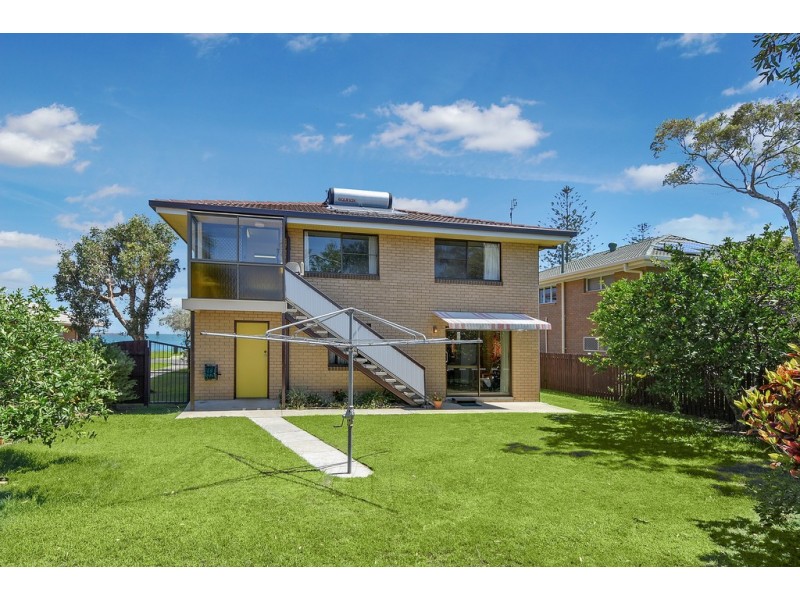 186 Golden Beach Esplanade, Golden Beach QLD 4551