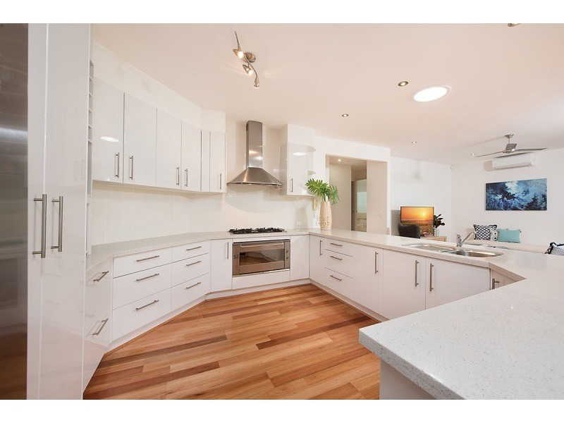 16 Landsdowne Street, Pelican Waters QLD 4551