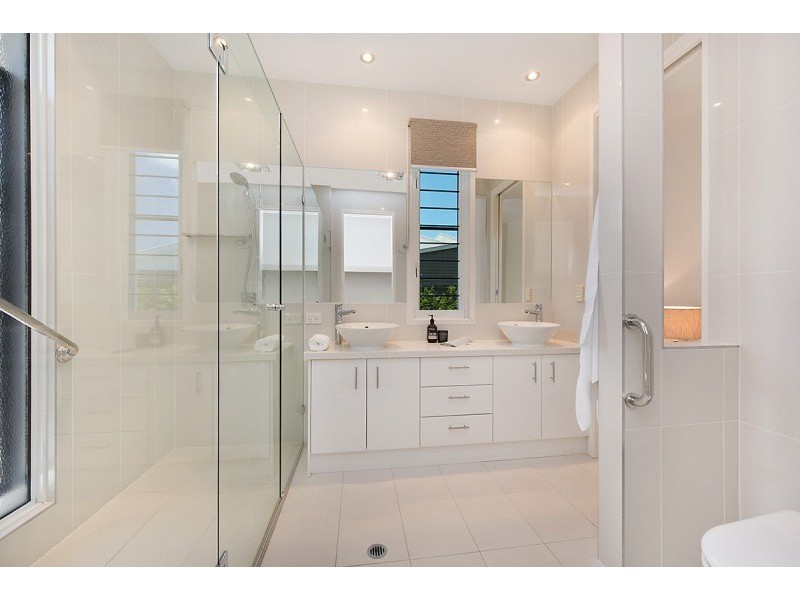 16 Landsdowne Street, Pelican Waters QLD 4551