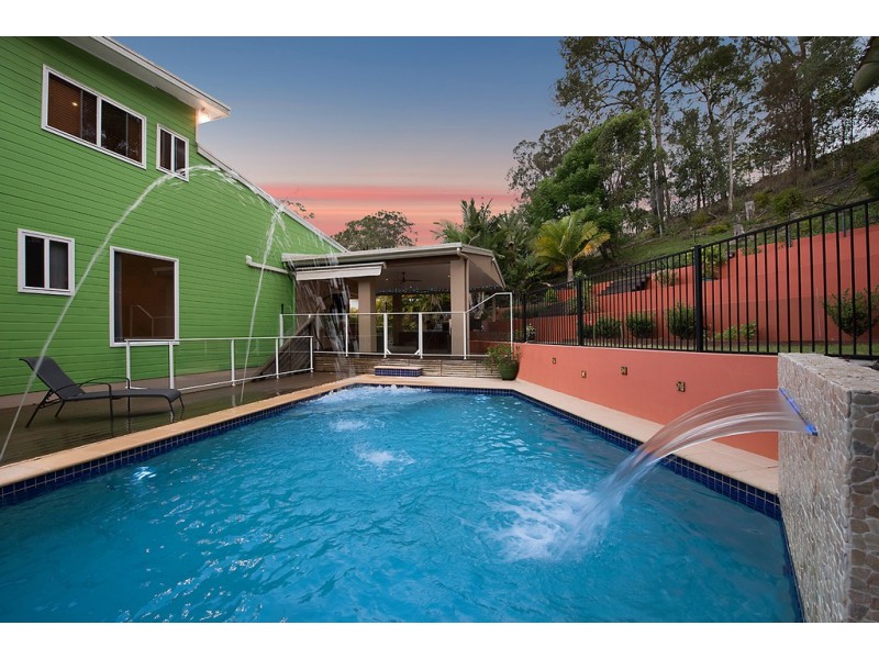 9 Hillside Court, Little Mountain QLD 4551