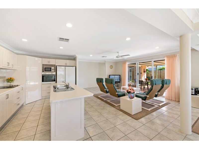 13 Bongaree Drive, Pelican Waters QLD 4551