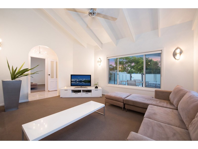 71 Poinsettia Avenue, Mooloolaba QLD 4557