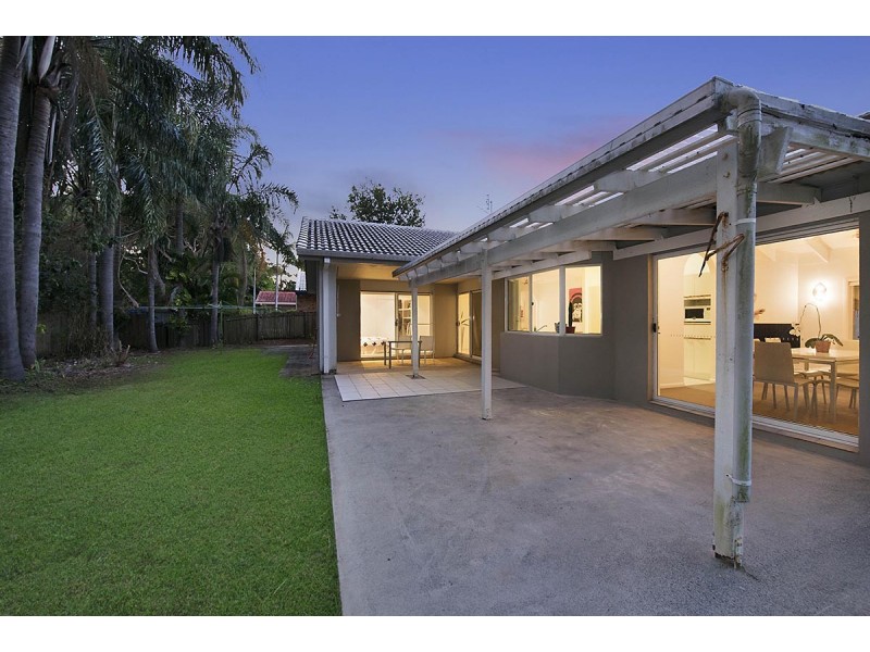 71 Poinsettia Avenue, Mooloolaba QLD 4557