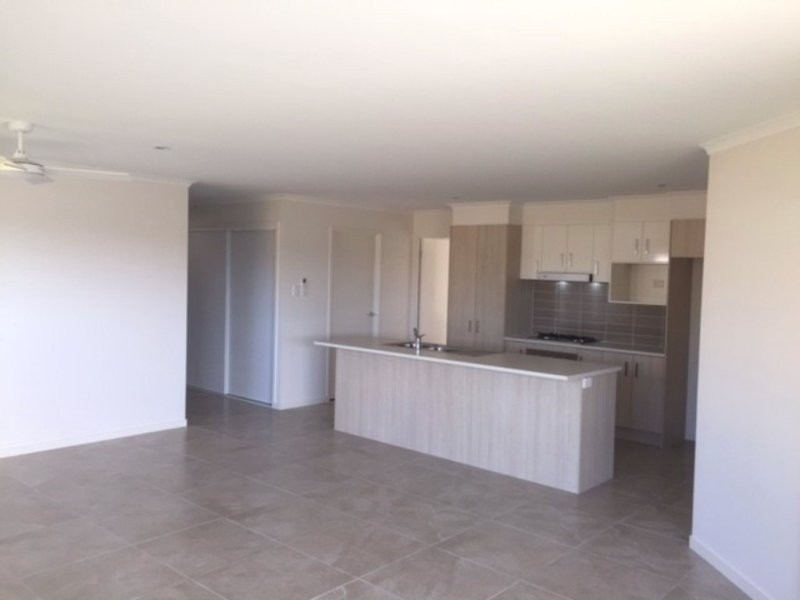 53 Ruby Crescent, Meridan Plains QLD 4551