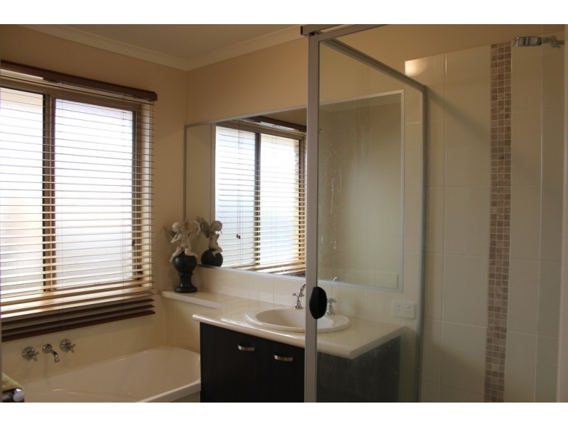 34 King Orchid Drive, Little Mountain QLD 4551