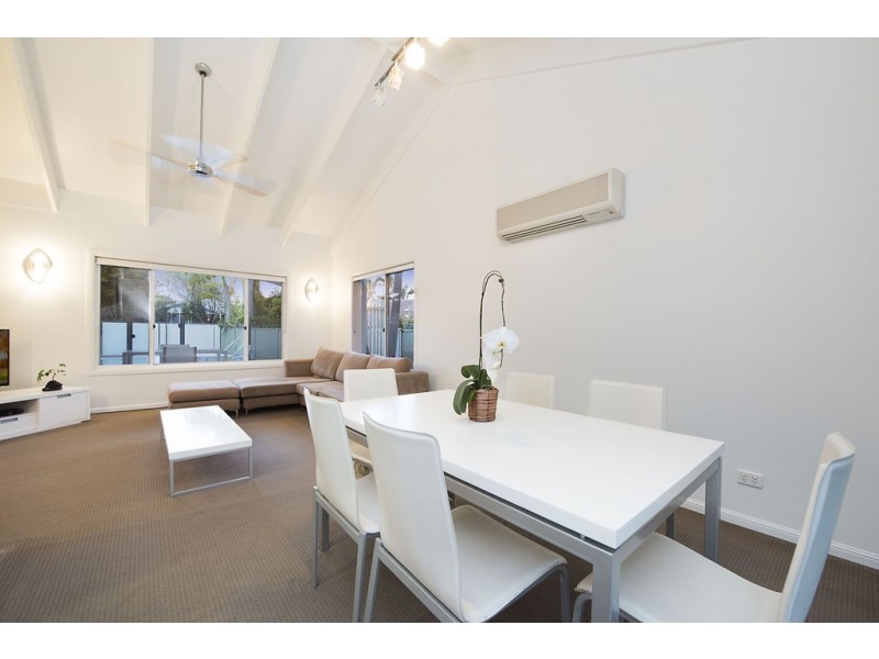 71 Poinsettia Avenue, Mooloolaba QLD 4557