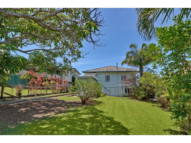 9 Orama Avenue, Caloundra QLD 4551