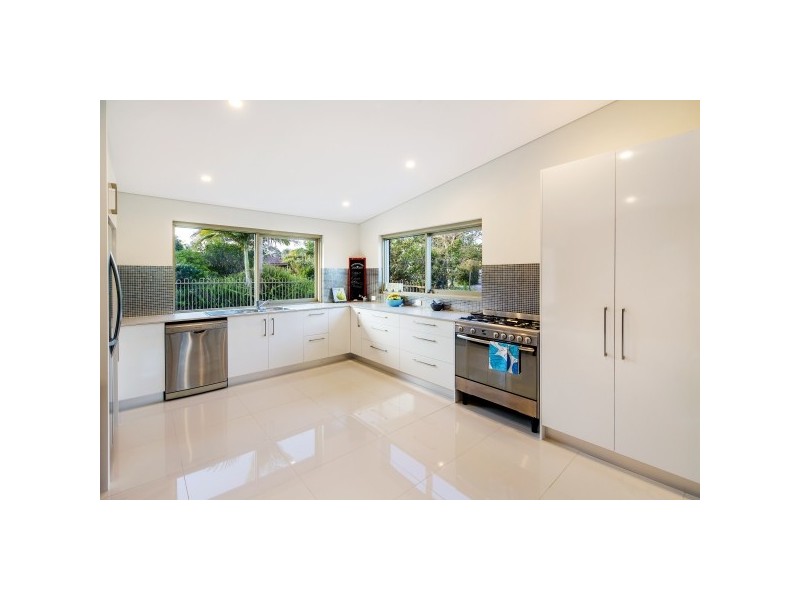 4 Bray Street, Dicky Beach QLD 4551