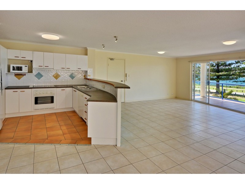 Unit 3 ‘Pisces’ 27 Landsborough Parade, Golden Beach QLD 4551