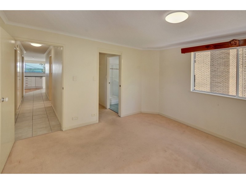 Unit 3 ‘Pisces’ 27 Landsborough Parade, Golden Beach QLD 4551