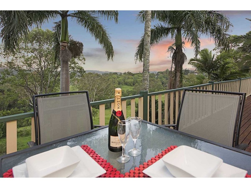 8 St James Court, Nambour QLD 4560