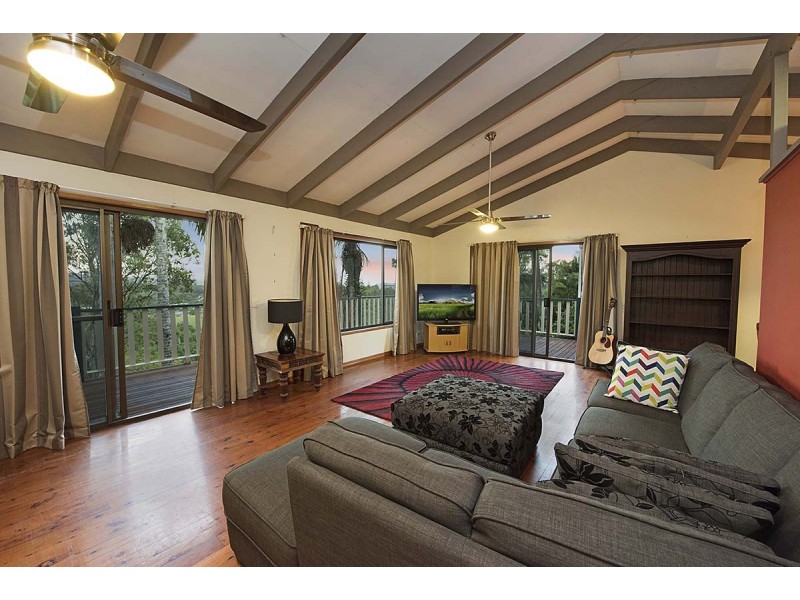 8 St James Court, Nambour QLD 4560